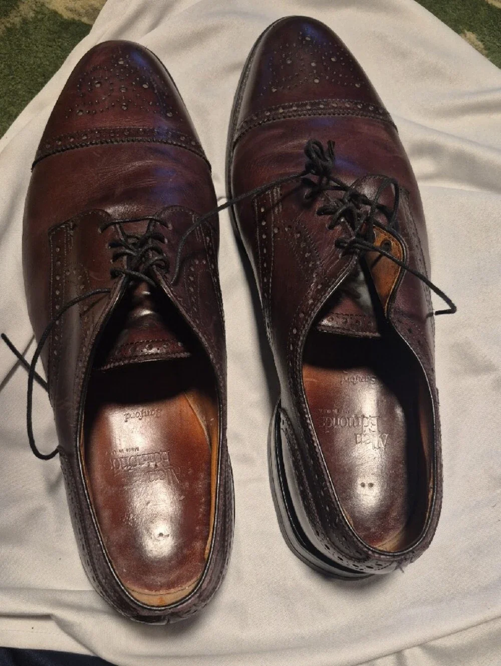 Allen Edmonds Burgundy Brown Leather Wingtip Oxfords